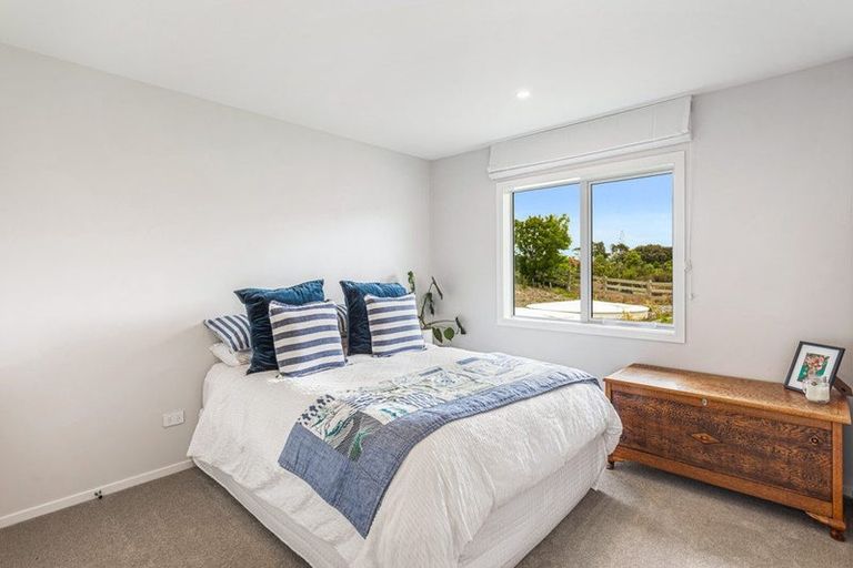 Photo of property in 33 Awatiro Drive, Kaukapakapa, 0871