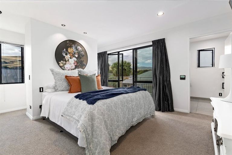 Photo of property in 1 Coburn Place, Lake Hayes, Queenstown, 9304