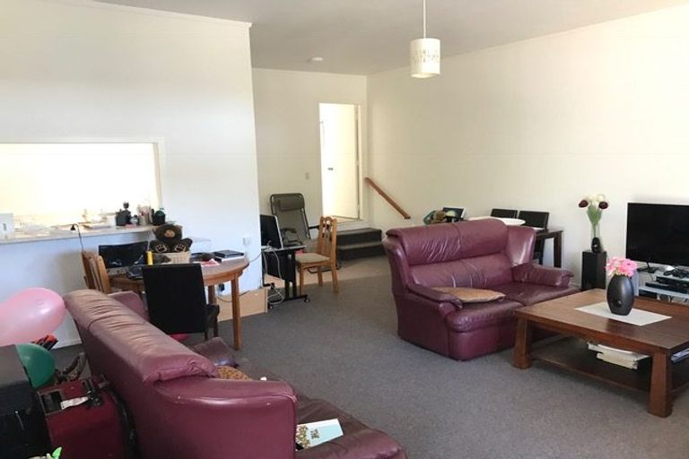 Photo of property in 2/124 Campbell Street, Karori, Wellington, 6012