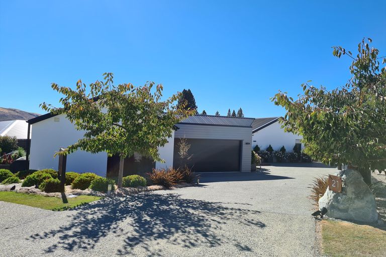 Photo of property in 21 Lochinver Avenue, Lake Tekapo, 7999