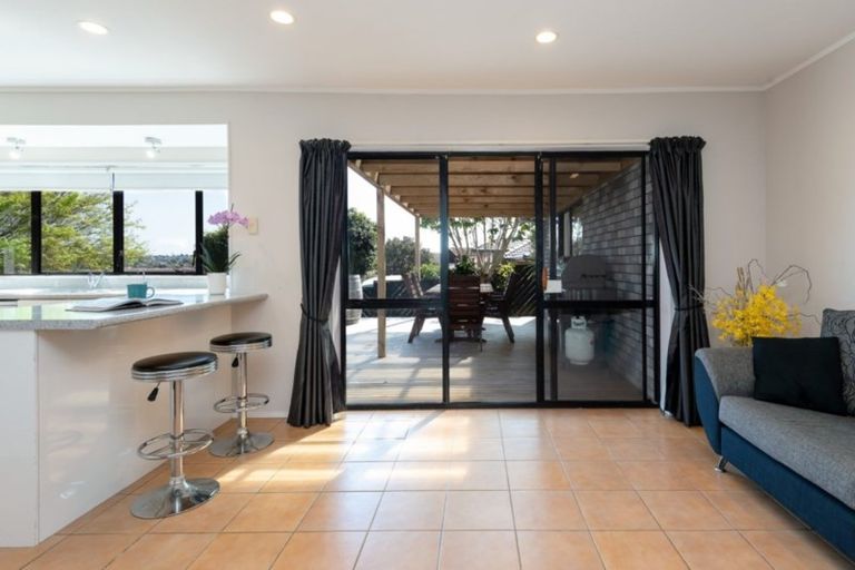 Photo of property in 11 Orangewood Drive, Northpark, Auckland, 2013
