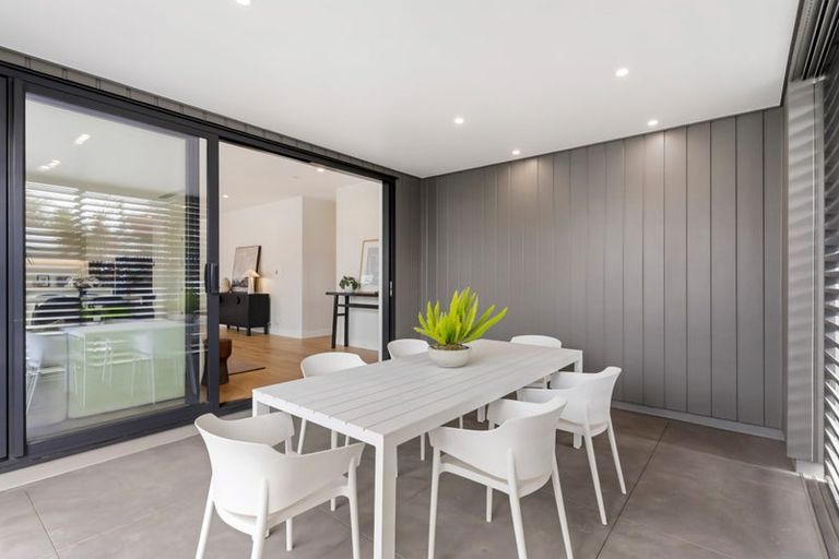 Photo of property in 9a Kowhai Street, Tawa, Wellington, 5028