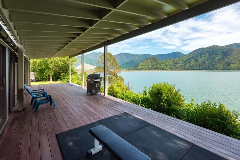 Photo of property in 106 Main Rd Havelock, Havelock, 7100