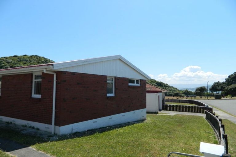 Photo of property in 36 Mahinawa Street, Takapuwahia, Porirua, 5022
