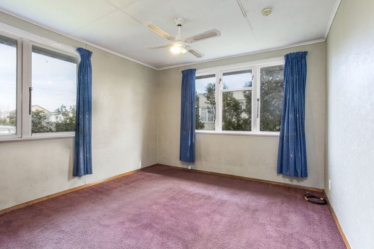 Photo of property in 55 Parakai Avenue, Parakai, 0830