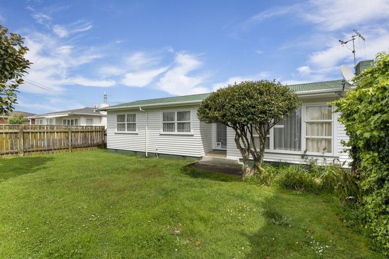 Photo of property in 55 Read Street, Levin, 5510