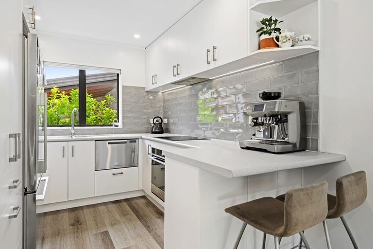 Photo of property in 7/133 Ennis Avenue, Pakuranga Heights, Auckland, 2010