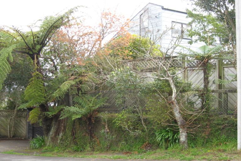 Photo of property in 24 Smith Road, Merrilands, New Plymouth, 4312
