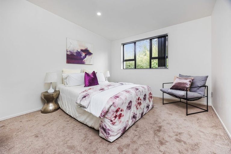 Photo of property in 10a Carlos Drive, Flat Bush, Auckland, 2016