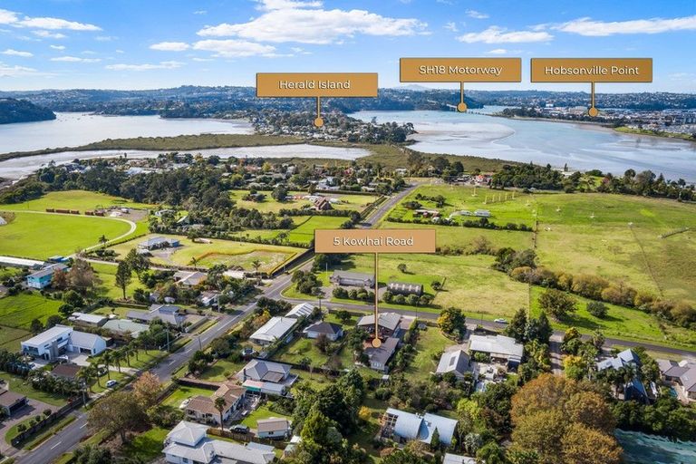 Photo of property in 5 Kowhai Road, Whenuapai, Auckland, 0618