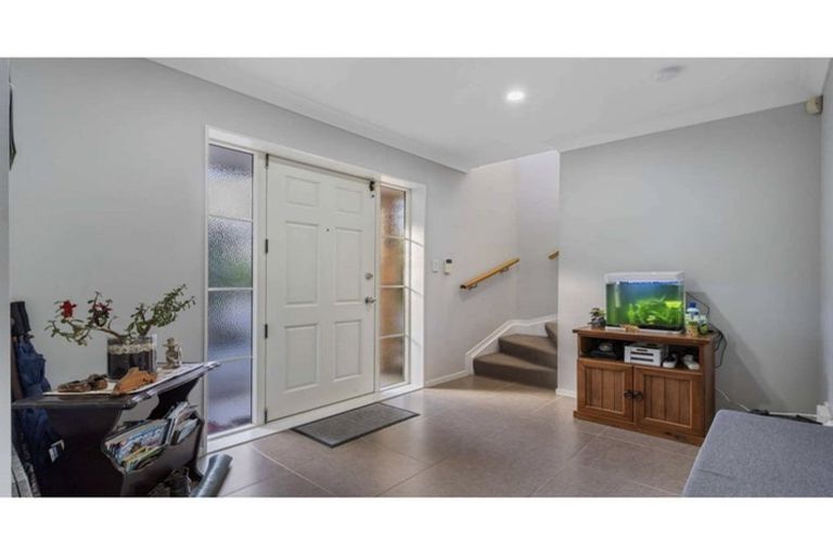 Photo of property in 8a Grassways Avenue, Pakuranga, Auckland, 2010