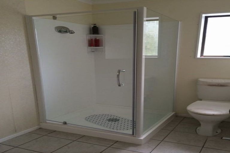 Photo of property in 30 Hoskins Avenue, Hillsborough, Auckland, 1042