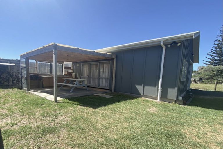 Photo of property in 232 Maunsell Road, Port Waikato, Tuakau, 2695