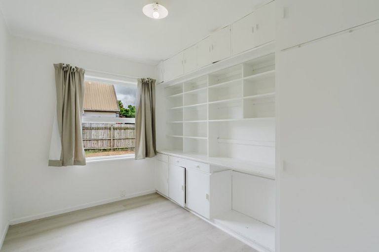 Photo of property in 18 Brocas Avenue, Hillcrest, Hamilton, 3216