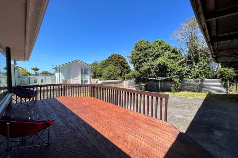 Photo of property in 23 Paton Avenue, Te Atatu South, Auckland, 0610