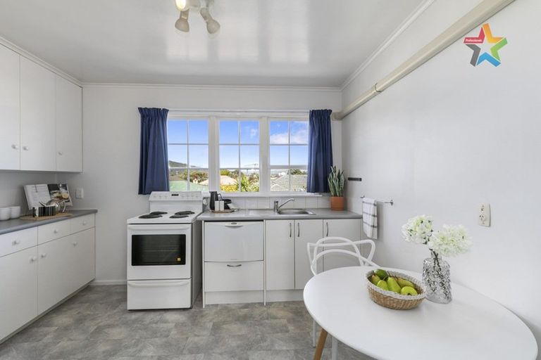 Photo of property in 1/95 Whites Line East, Waiwhetu, Lower Hutt, 5010