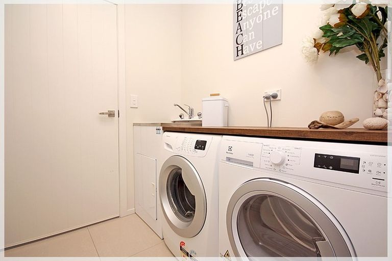 Photo of property in 18 Forbes Road, Foxton Beach, Foxton, 4815