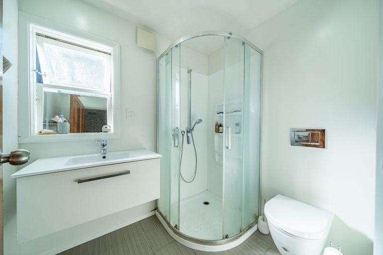 Photo of property in 126 Mana Esplanade, Paremata, Porirua, 5026