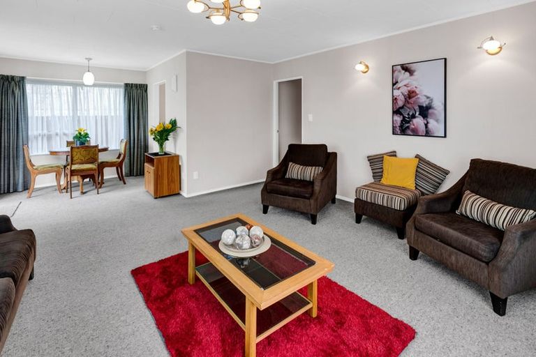 Photo of property in 2/32 Young Street, New Plymouth, 4310