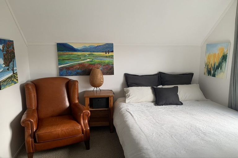 Photo of property in 2/11 Emery Grove, Bayview, Auckland, 0629