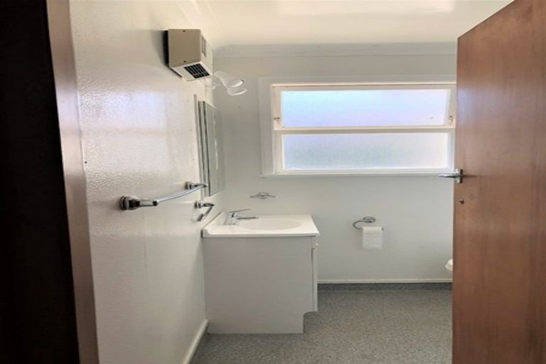 Photo of property in 130 Cambridge Street, Levin, 5510