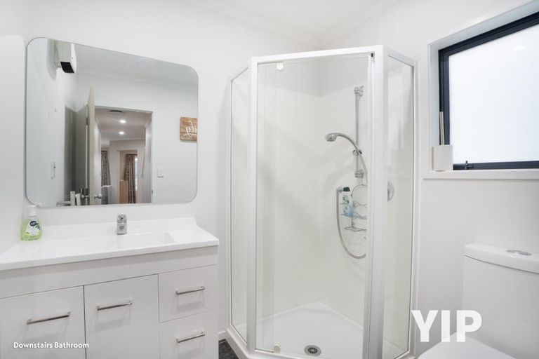 Photo of property in 140 Woodman Drive, Tawa, Wellington, 5028