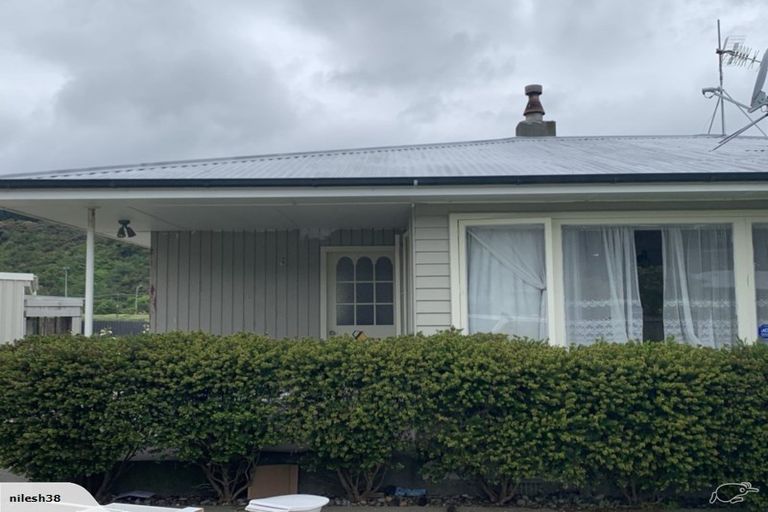 Photo of property in 28 Wetherby Grove, Wainuiomata, Lower Hutt, 5014