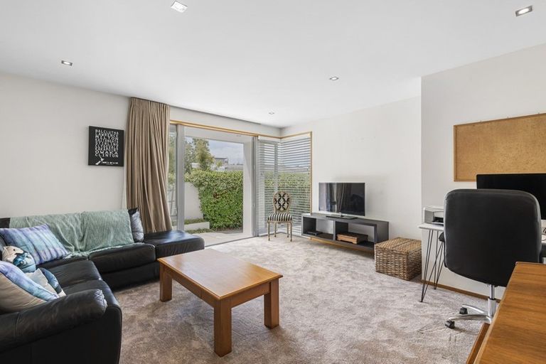 Photo of property in 2/55 Parr Terrace, Castor Bay, Auckland, 0620