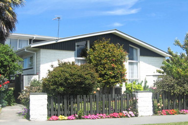 Photo of property in 10 De Bloge Place, Burwood, Christchurch, 8061