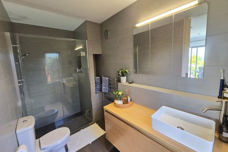 Photo of property in 87 Castor Bay Road, Castor Bay, Auckland, 0620