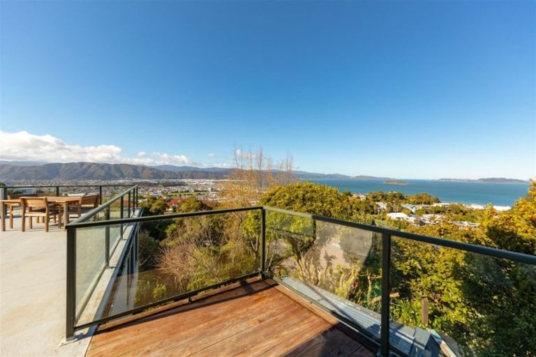 Photo of property in 45 London Road, Korokoro, Lower Hutt, 5012