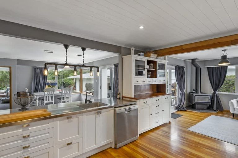 Photo of property in 9 Erin Street, Hokowhitu, Palmerston North, 4410