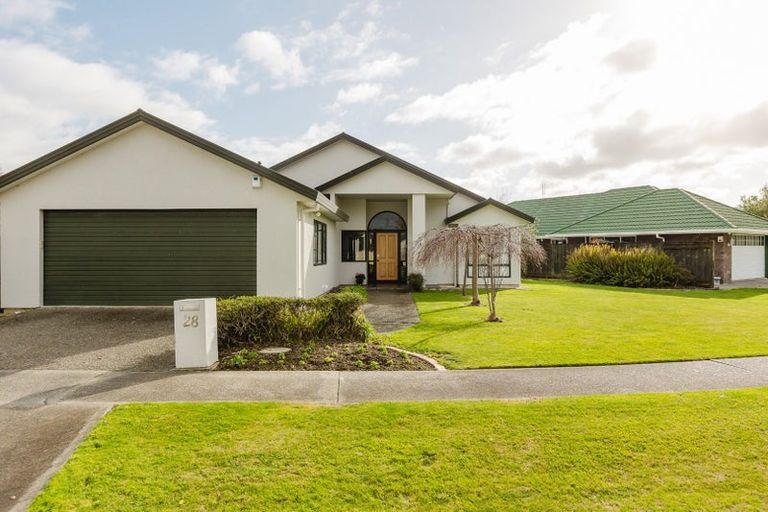 Photo of property in 28 Royal Oak Drive, Kelvin Grove, Palmerston North, 4414