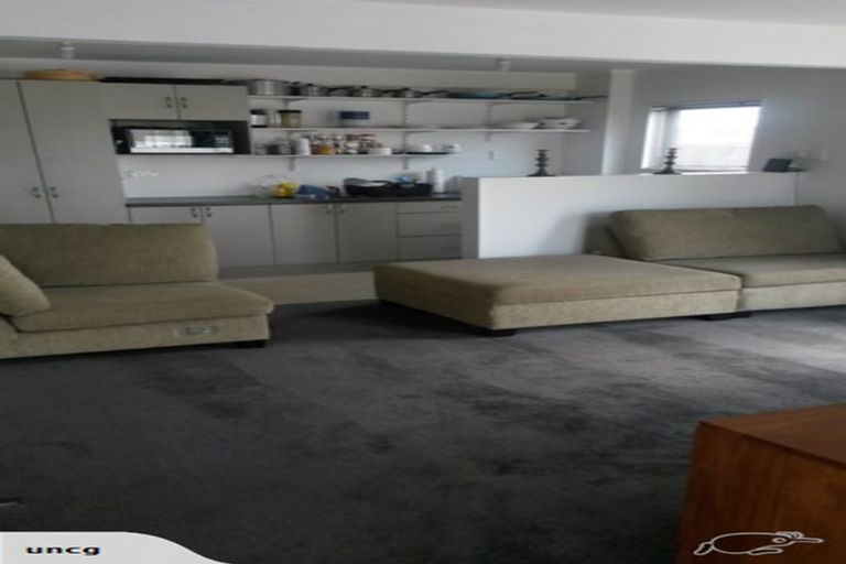 Photo of property in 2/103 Rongotai Road, Kilbirnie, Wellington, 6022