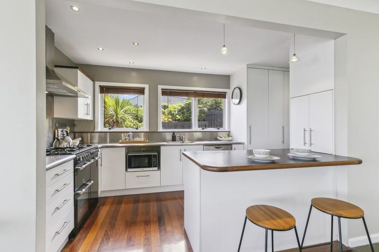 Photo of property in 102a Homebush Road, Khandallah, Wellington, 6035