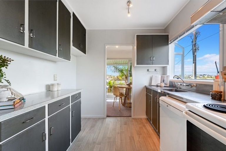 Photo of property in 34 Bay Street, Red Beach, 0932