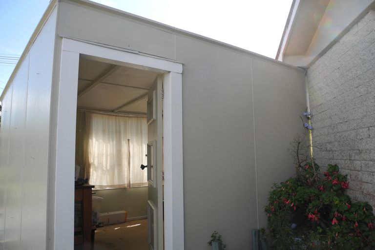 Photo of property in 9 Oxford Street, Waimate, 7924