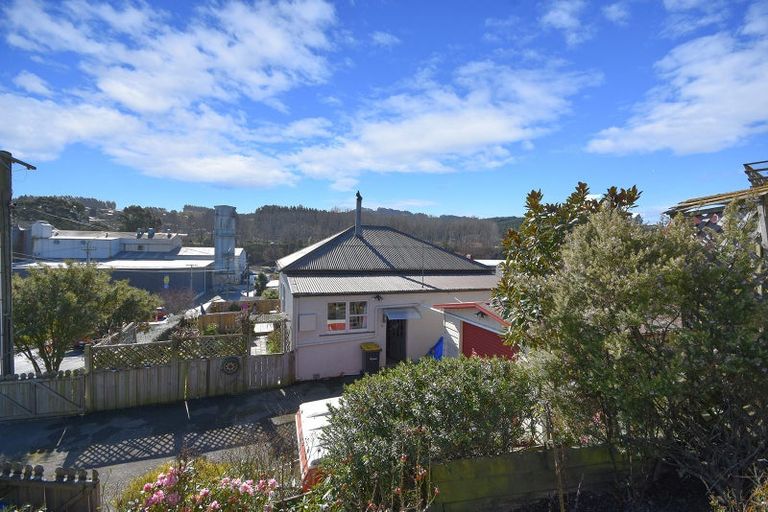 Photo of property in 2 Edinburgh Street, Green Island, Dunedin, 9018