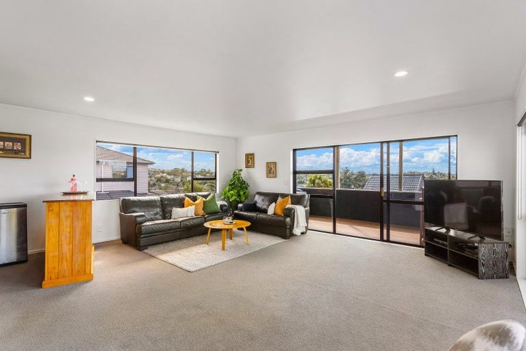 Photo of property in 123 Carlisle Road, Northcross, Auckland, 0632