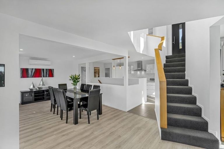 Photo of property in 18 Glendevere Terrace, Redcliffs, Christchurch, 8081