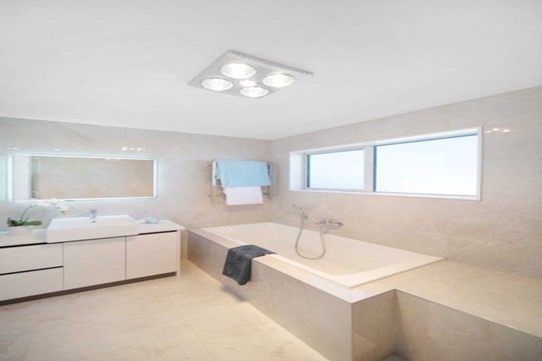 Photo of property in 14 Frazen Avenue, Papakura, 2110