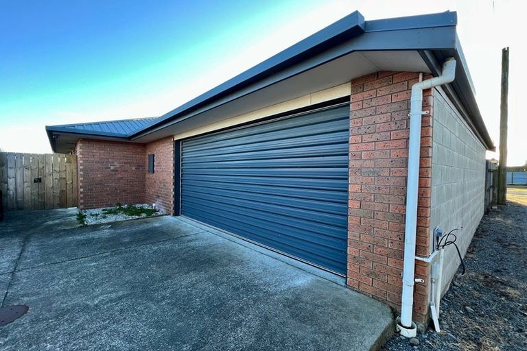 Photo of property in 2/98 Springs Road, Hornby, Christchurch, 8042