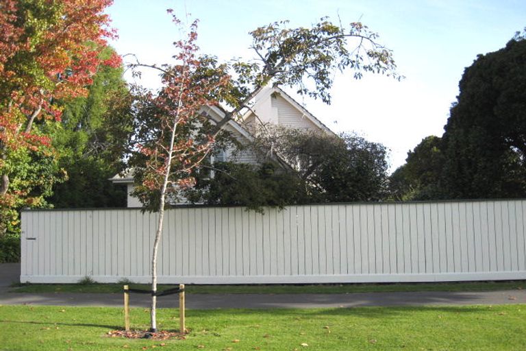 Photo of property in 31 Hamilton Avenue, Ilam, Christchurch, 8041