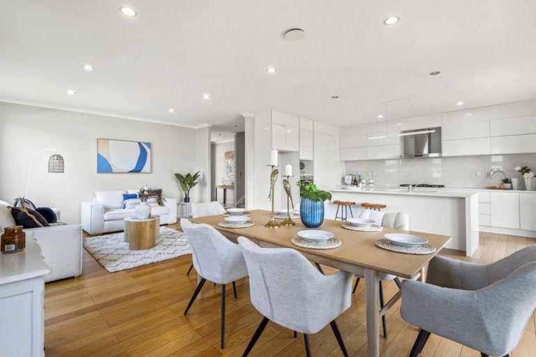 Photo of property in 116 Glendhu Road, Bayview, Auckland, 0629