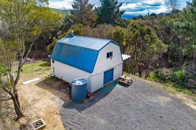 Photo of property in 437 Ellis Wallace Road, Eskdale, Napier, 4182