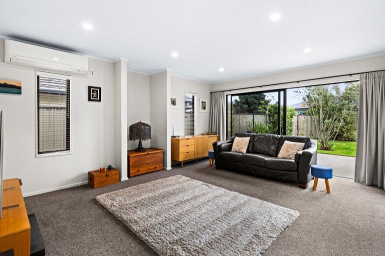 Photo of property in 27 Pinotage Drive, Greenmeadows, Napier, 4112