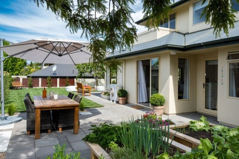 Photo of property in 17 Gillean Street, Havelock North, 4130