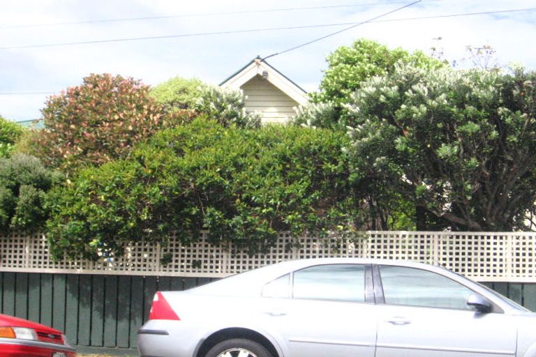 Photo of property in 134 Northland Road, Northland, Wellington, 6012