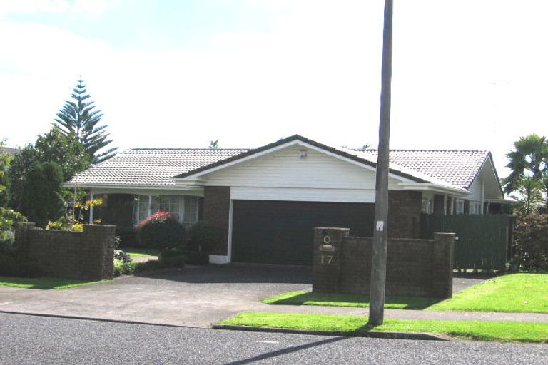 Photo of property in 17 Loloma Drive, Half Moon Bay, Auckland, 2012