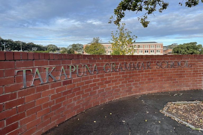 Photo of property in 17 Winscombe Street, Belmont, Auckland, 0622